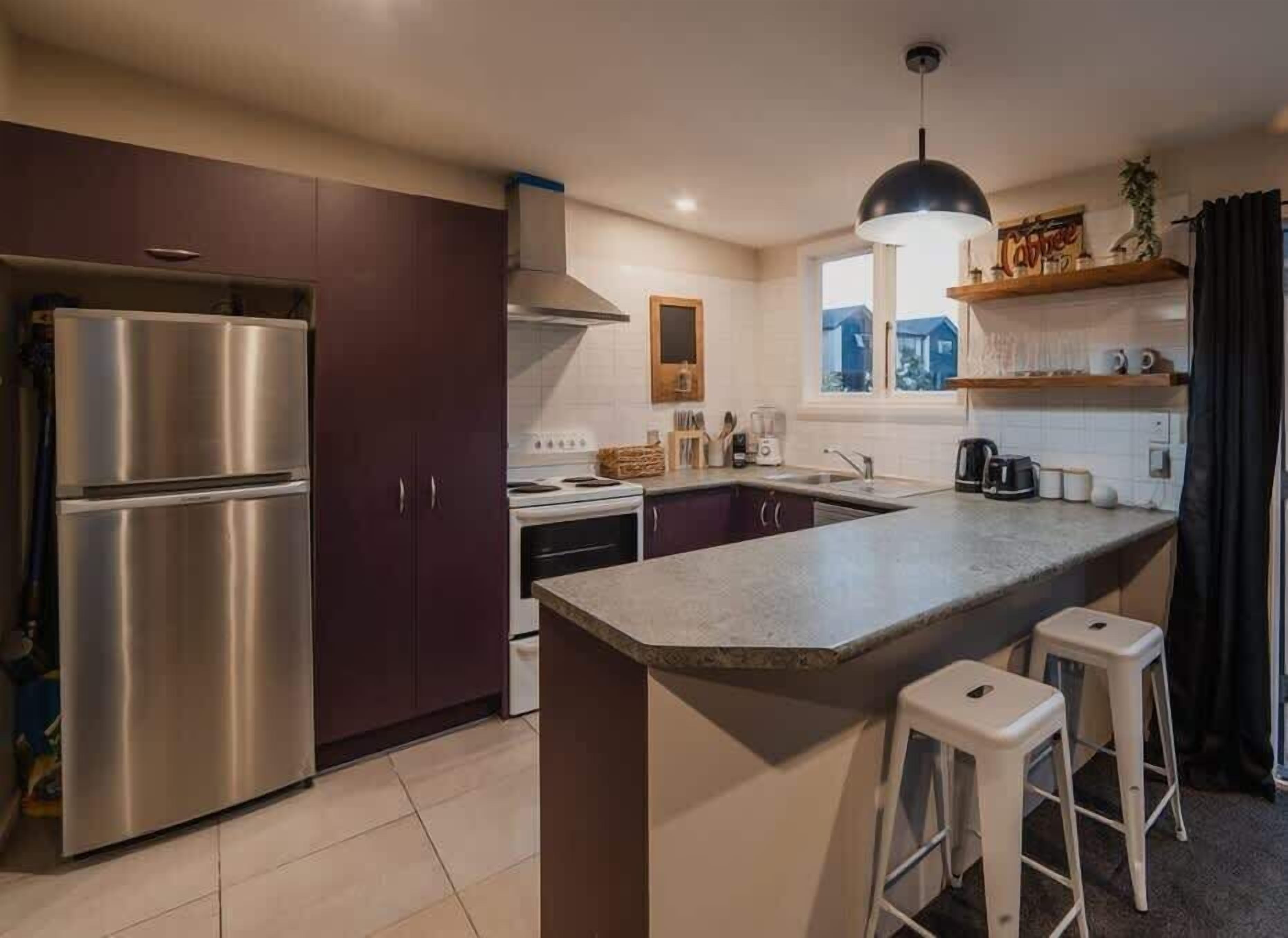 Refrigerador, microondas, horno, placa de cocina