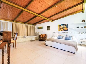 5 bedrooms, iron/ironing board, travel crib, free WiFi - Wonderful private villa for 12 people with A/C, private pool, WIFI, TV and patio (Ingenio)