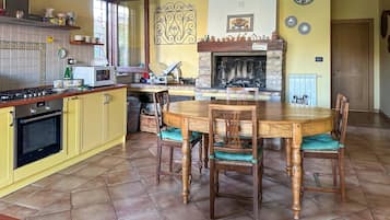 KĂŒhlschrank, Herdplatte, GeschirrspĂŒler