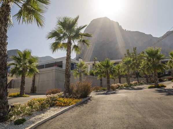 Property grounds - Beautiful private villa for 6 people with WIFI, private pool, A/C, TV and patio (Polop)