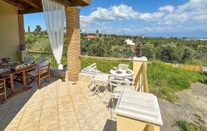 屋外ダイニングエリア