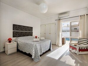 4 bedrooms, travel crib, free WiFi - Wonderful private villa for 8 people with WIFI, A/C, private pool, TV and terrace (Albufeira)
