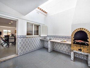 Dining - Wonderful private villa for 8 people with WIFI, A/C, private pool, TV and terrace (Albufeira)