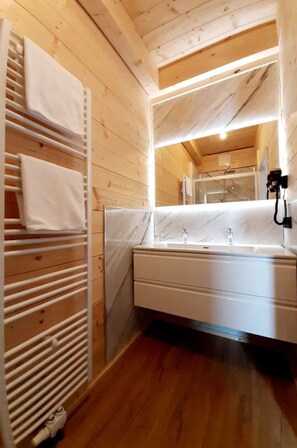 Bathroom - Nice apartment in villa for 4 people with WIFI, TV, terrace, pets allowed and panoramic view (Hermagor)