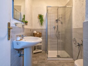 Hair dryer - Lovely apartment for 4 people with WIFI, pool, A/C, TV, terrace and pets allowed (Golfo Aranci)