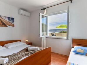 2 bedrooms, free WiFi - Nice apartment for 7 guests with A/C, WIFI, terrace and pets allowed (Zadar)