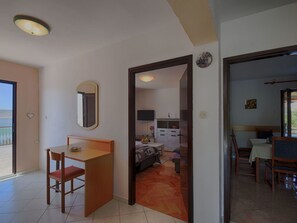Interior - Lovely apartment for 7 guests with A/C, WIFI, terrace and pets allowed (Zadar)