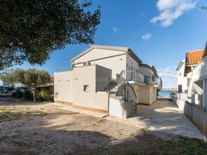 Esterni