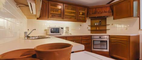 Microwave, oven, dishwasher, toaster