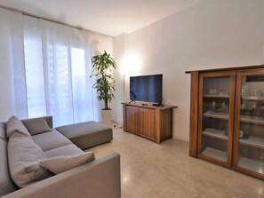 TV - Beautiful apartment for 6 guests with A/C, WIFI, TV and balcony (Milan)