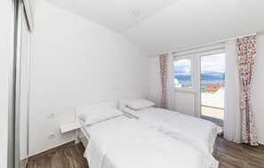 4 bedrooms, iron/ironing board, travel cot, free WiFi