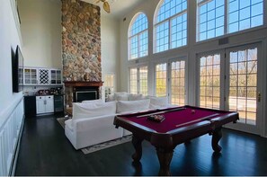 Games room - Spacious estate with 5 bedrooms and WiFi, AC in charming Sparta (Sparta)