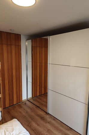 1 bedroom, travel cot, free WiFi