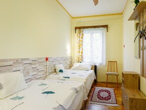 4 dormitorios, cuna de viaje, wifi gratis y ropa de cama