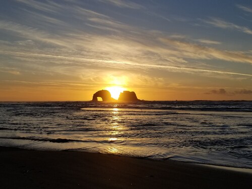 Large, Pet-friendly Townhouse steps from Spring Lake and minutes to the beach!