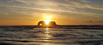 Large, Pet-friendly Townhouse steps from Spring Lake and minutes to the beach!