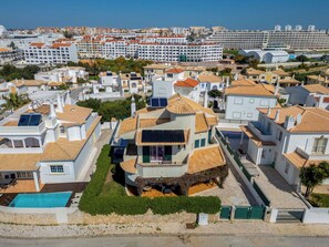 Exterior - Stunning private villa for 8 people with private pool, WIFI, A/C, TV and patio (Albufeira)