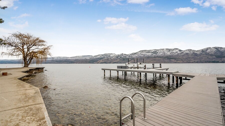 Lakeside Condo w Large Outdoor Space