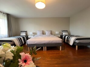 Family House | 3 bedrooms, free WiFi