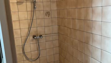 Family House | Bathroom