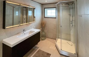Shower - Gorgeous home in Evje with lake view (Evje)