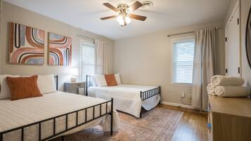 3 chambres, fer et planche Ă repasser, Wi-Fi, draps fournis