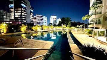 Piscina interna, piscina externa