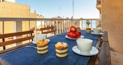 Confortable appartement pour 4 personnes avec climatisation, WIFI, TV et terrasse