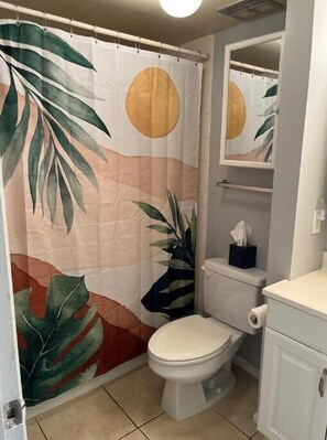 Toallas y papel de baño
