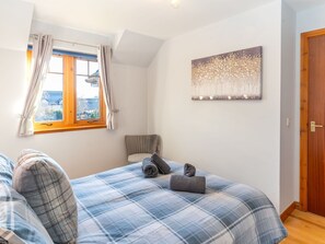 3 bedrooms, travel cot, free WiFi
