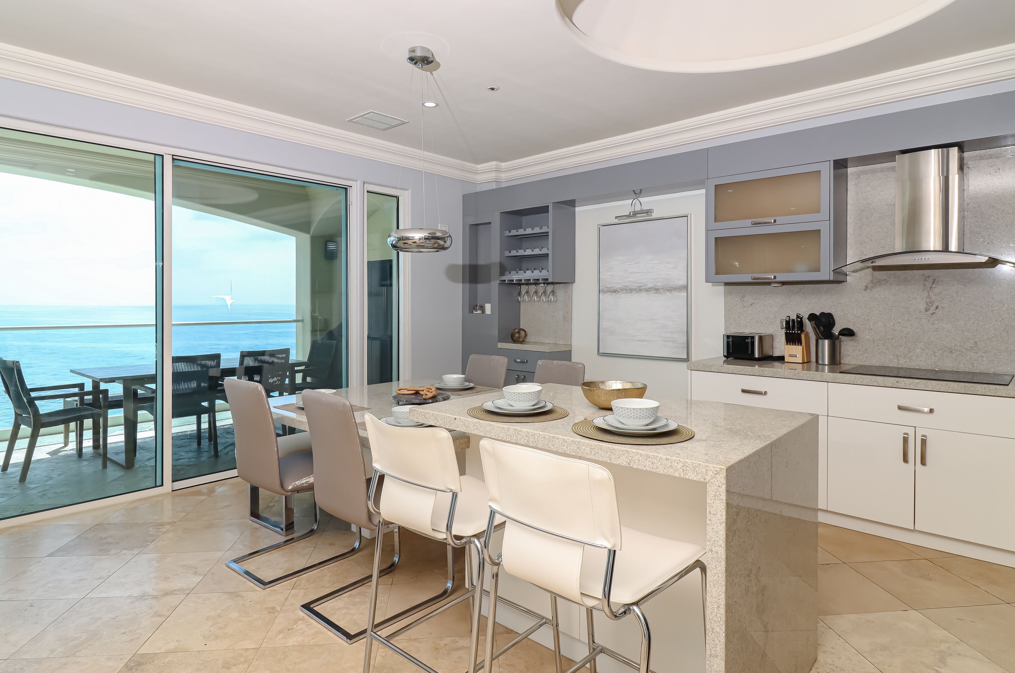 冰箱、微波炉、烤箱、炉灶