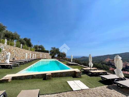 Cosy apartment for 4 people with pool, A/C, WIFI, TV and balcony