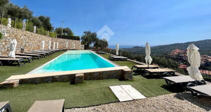 Cosy apartment for 4 people with pool, A/C, WIFI, TV and balcony