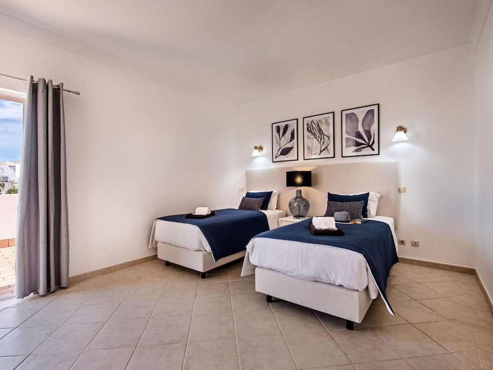 Estupenda Casa De Vacaciones Privada Con Piscina Privada, A/c, Wifi, Tv, Patio Y Aparcamiento - Albufeira