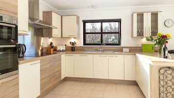 Microwave, oven, dishwasher, toaster