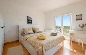 4 Schlafzimmer, Reisekinderbett, kostenloses WLAN, Bettwäsche