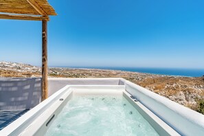 Junior Suite | Beach/ocean view - Eolithos Suites (Santorini)