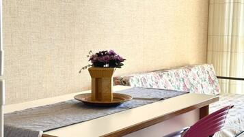 2 bedrooms, bed sheets