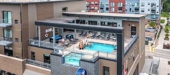 Sleepover | Prime 1BD/1BA - Downtown Des Moines