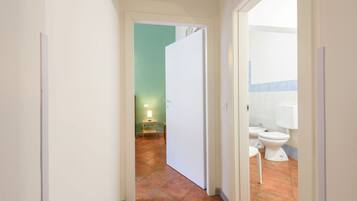 Doccia, asciugacapelli, bidet, asciugamani