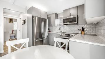 Comfort Cottage, Beach View, Beachside | Private kitchen | Full-size fridge, microwave, oven, electric kettle