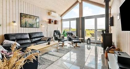 Amazing home in Tarm with kitchen
