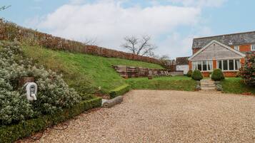 Cottage | Property grounds