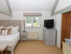 Cottage | 4 bedrooms, free WiFi, individually decorated, individually furnished