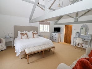 4 Schlafzimmer, individuell dekoriert, individuell eingerichtet