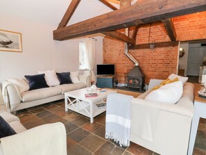 Flat-screen TV, DVD player - Apple Mill (Ottery St Mary)