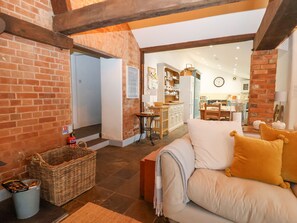 Flat-screen TV, DVD player - Apple Mill (Ottery St Mary)