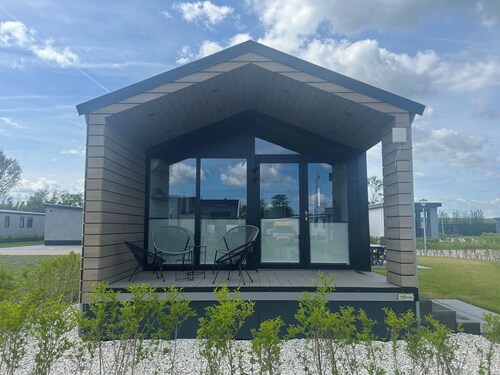 Schönes alleinstehendes Ferienhaus für 4 Leute mit Pool,  W-LAN, Klimaanlage, TV und Terrasse