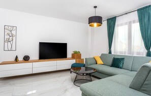 Smart TV - Awesome home in Bajcici with WiFi (Bajcici)