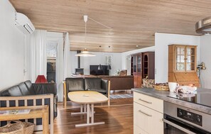 Interior - 3 bedroom cozy home in Hals (Hals)
